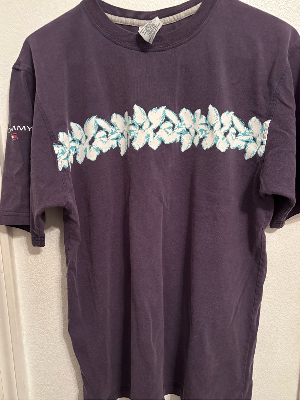 Tommy Hilfiger Men’s Crewneck T‑Shirt with Floral Stripe vintage XL